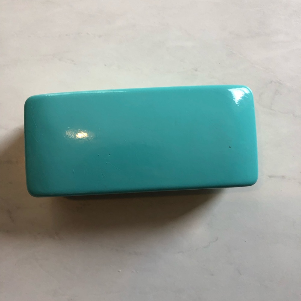 Kate Spade sunglasses case. - Picture 6 of 7
